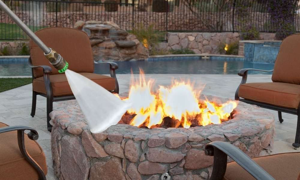  This outdoor Fireplace is durable and easy to clean