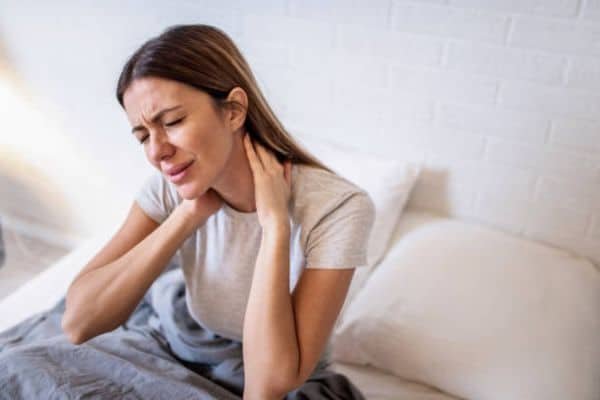 How Many Pillows Should You Sleep With Neck Pain?