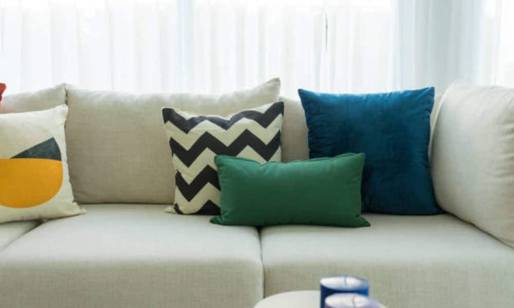 How To Arrange Pillows On A Couch And Loveseat​
