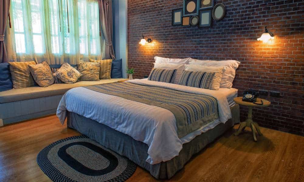 How To Arrange Pillows On A King Size Bed