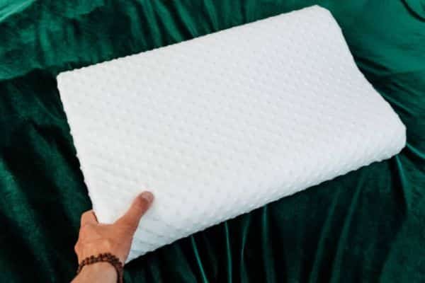 Pro Tips to Keep Your Pillow Fresh Longer