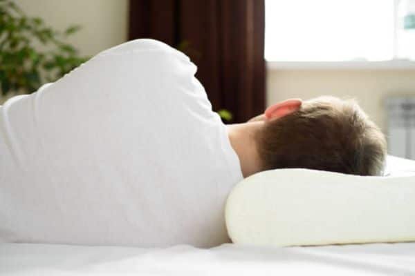 Back Sleepers How Many Pillows Should You Sleep With Under Your Head