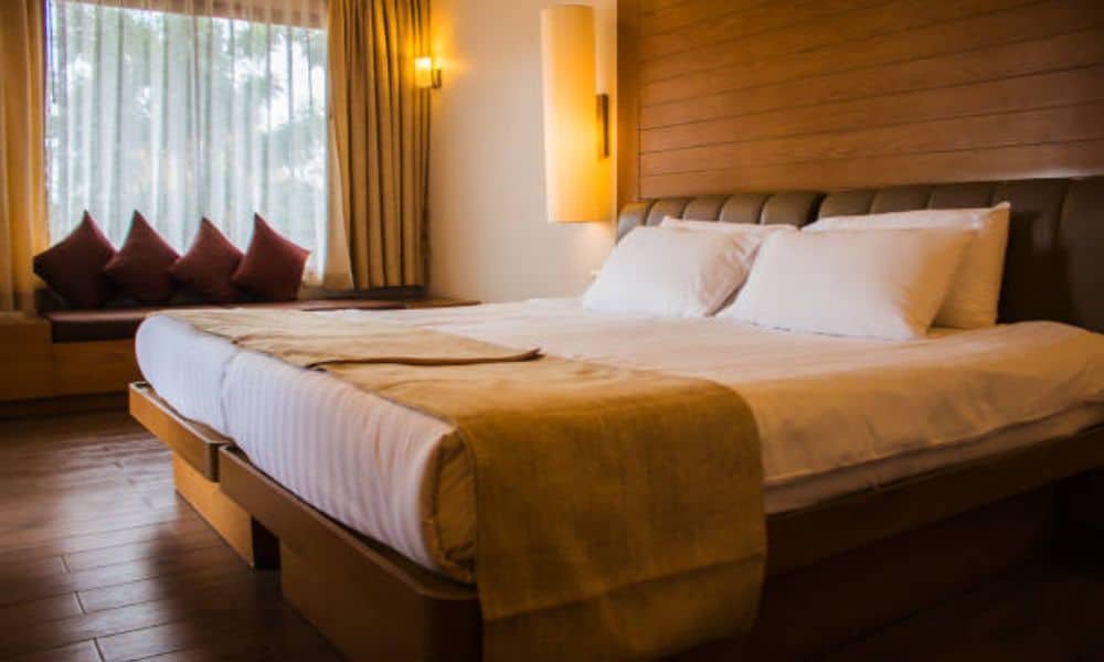 How To Style A King Size Bed With Pillows