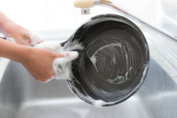 Step-by-Step: How to Clean Circulon Frying Pan