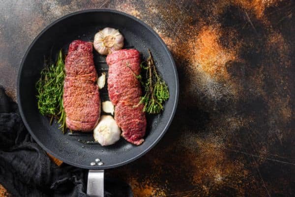 How to Cook Venison Steak in a Frying Pan (Step-by-Step)