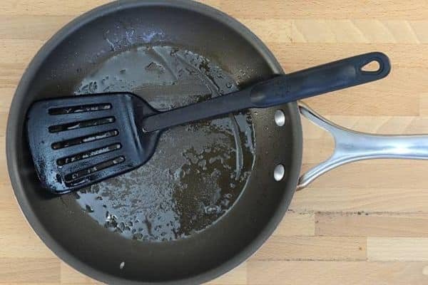 Step 1 – Let the Pan Cool Naturally To Clean Carote Granit Frying Pan​