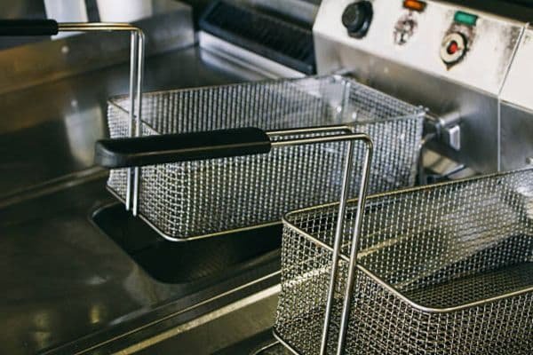 Step 4 – Clean the Fryer Thoroughly