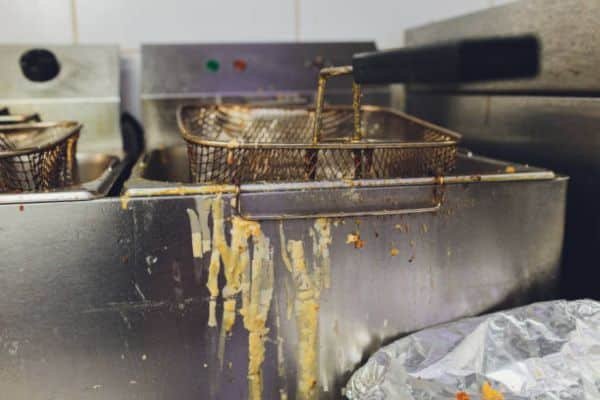 Step-by-Step – How to Fix Deep Fryer Burnt Smell Fast