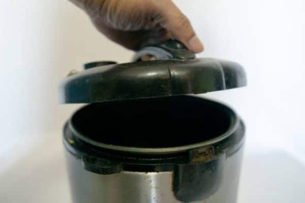 Clean The Rubber Gasket